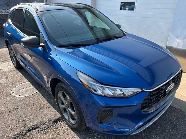 Certified 2023 Ford Escape ST-Line w/ Tech Pack #1 AWD/4WD image 7