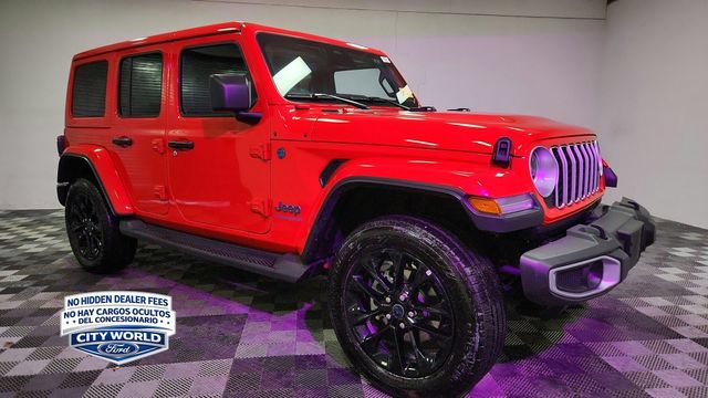 Used 2025 Jeep Wrangler Unlimited Sahara AWD/4WD image 2