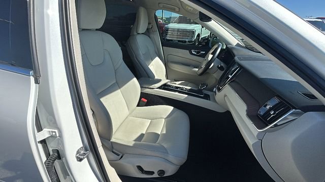 Used 2021 Volvo XC60 T5 Momentum w/ Advanced Package image 11