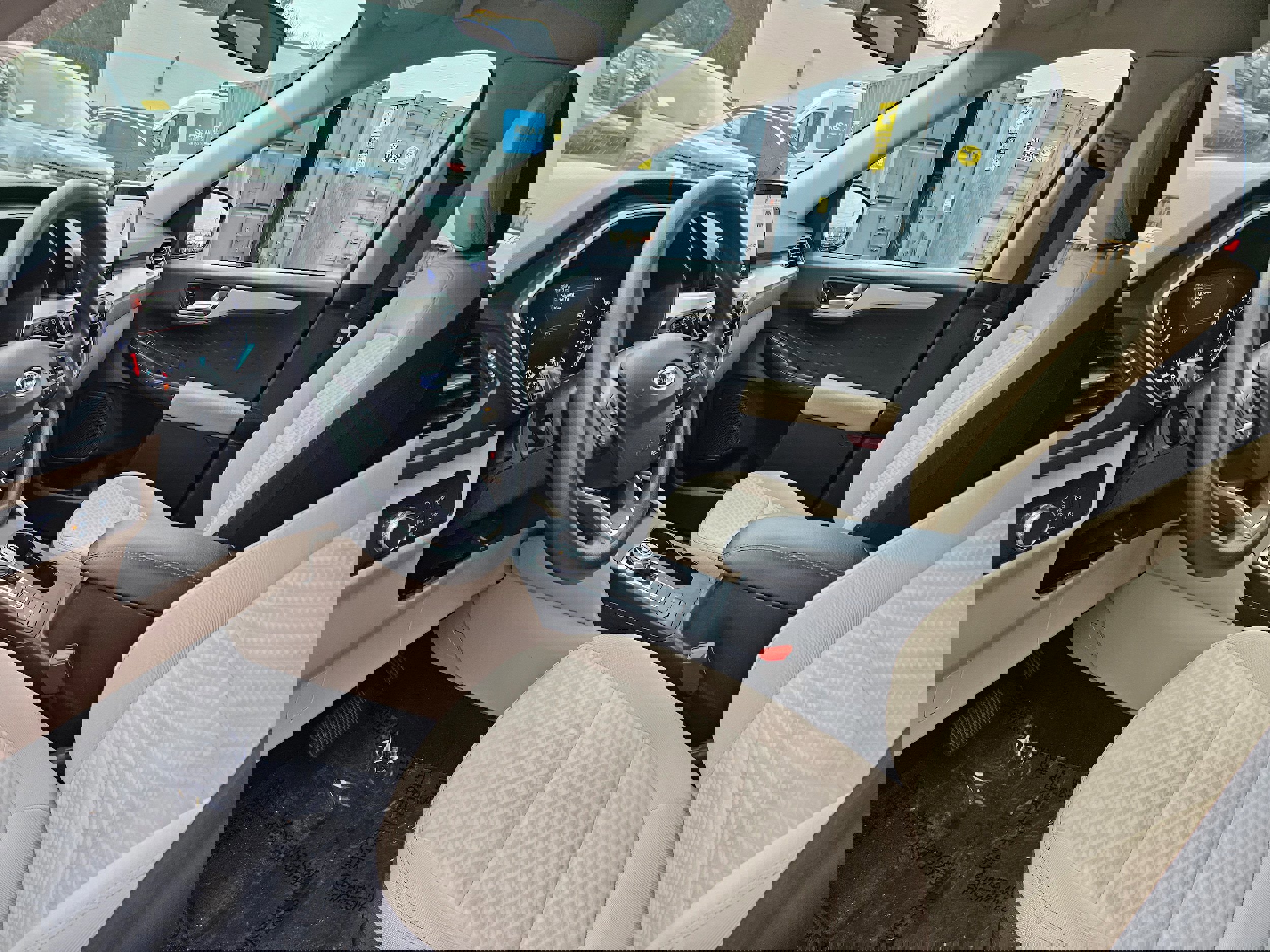 Certified 2020 Ford Escape SE image 14