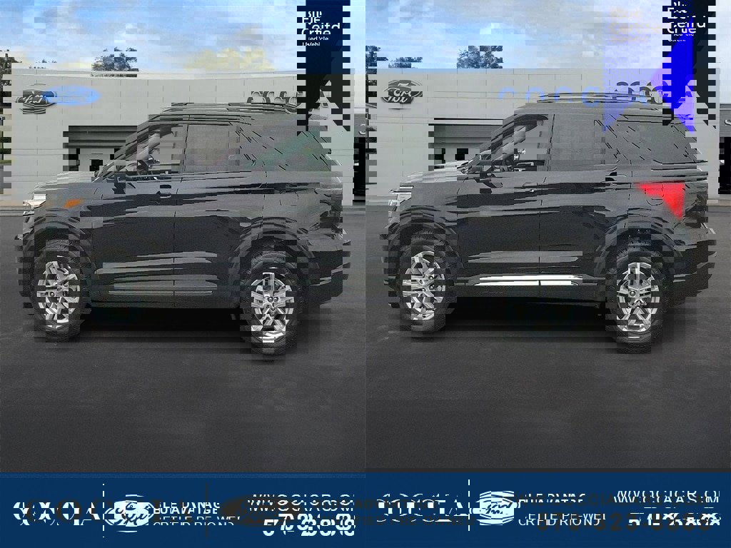 Certified 2022 Ford Explorer XLT w/ Equipment Group 202A image 2