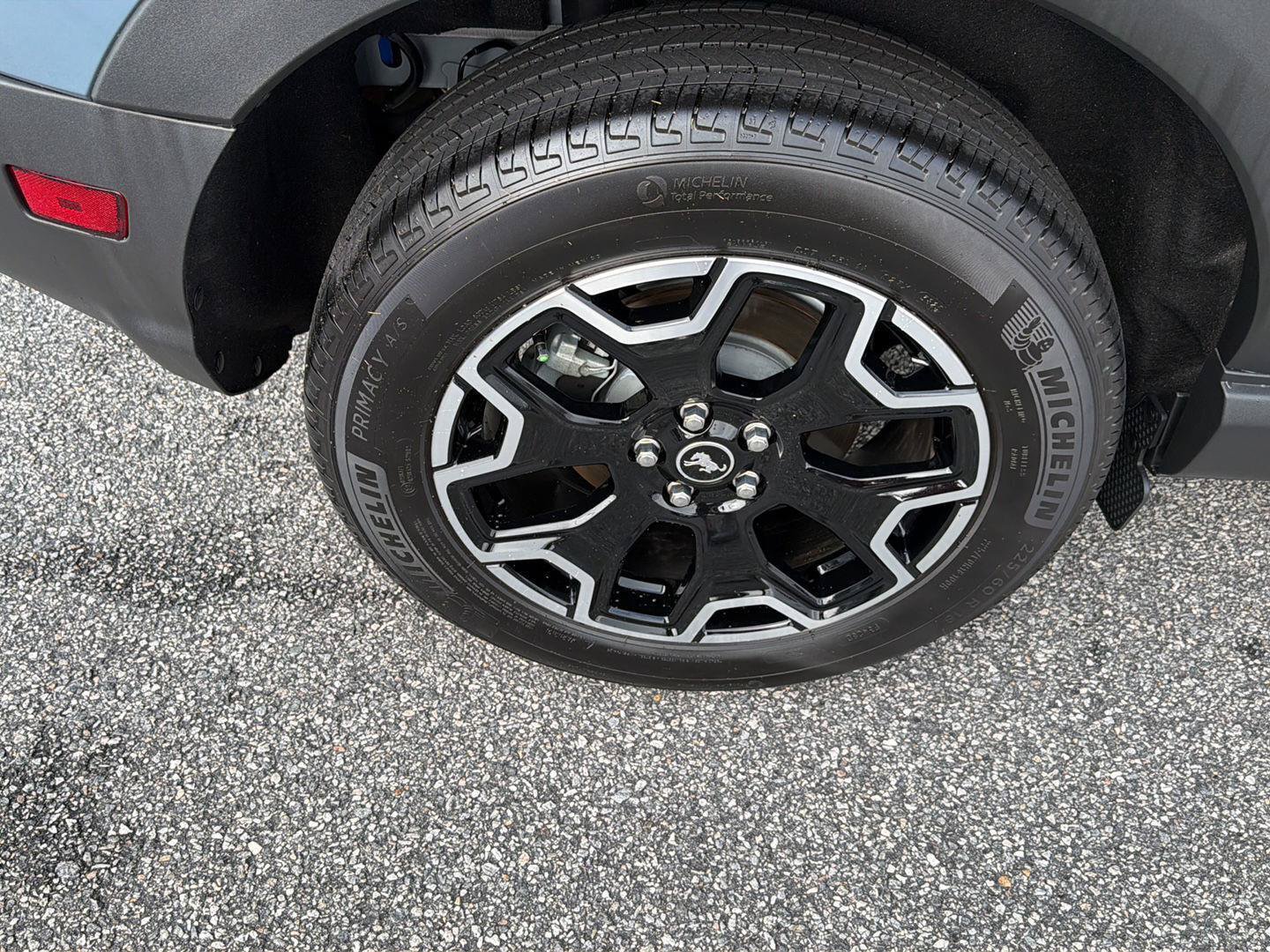 Certified 2025 Ford Bronco Sport Outer Banks w/ Outer Banks Tech Package+ AWD/4WD image 40