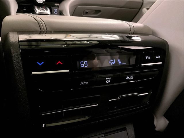 Used 2022 Acura MDX SH-AWD w/ Technology Package image 33