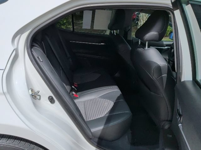 Used 2022 Toyota Camry SE FWD image 17