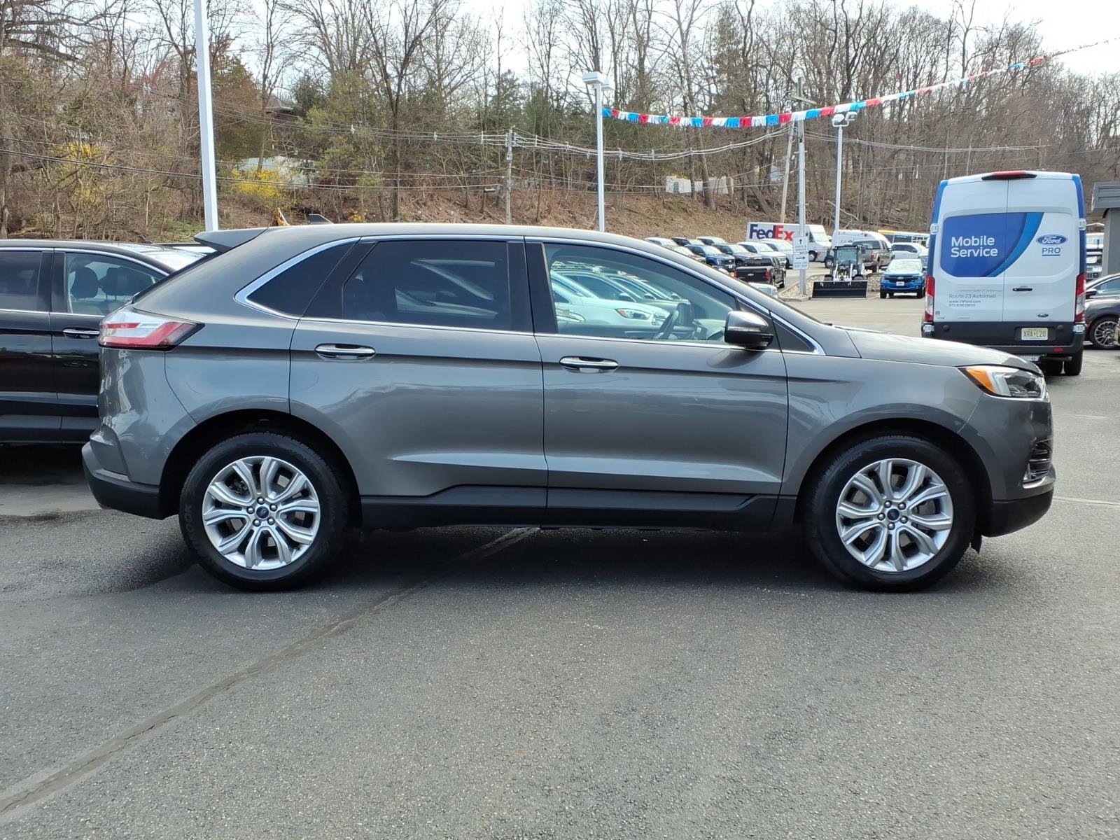 Certified 2022 Ford Edge Titanium w/ Equipment Group 301A AWD/4WD image 9