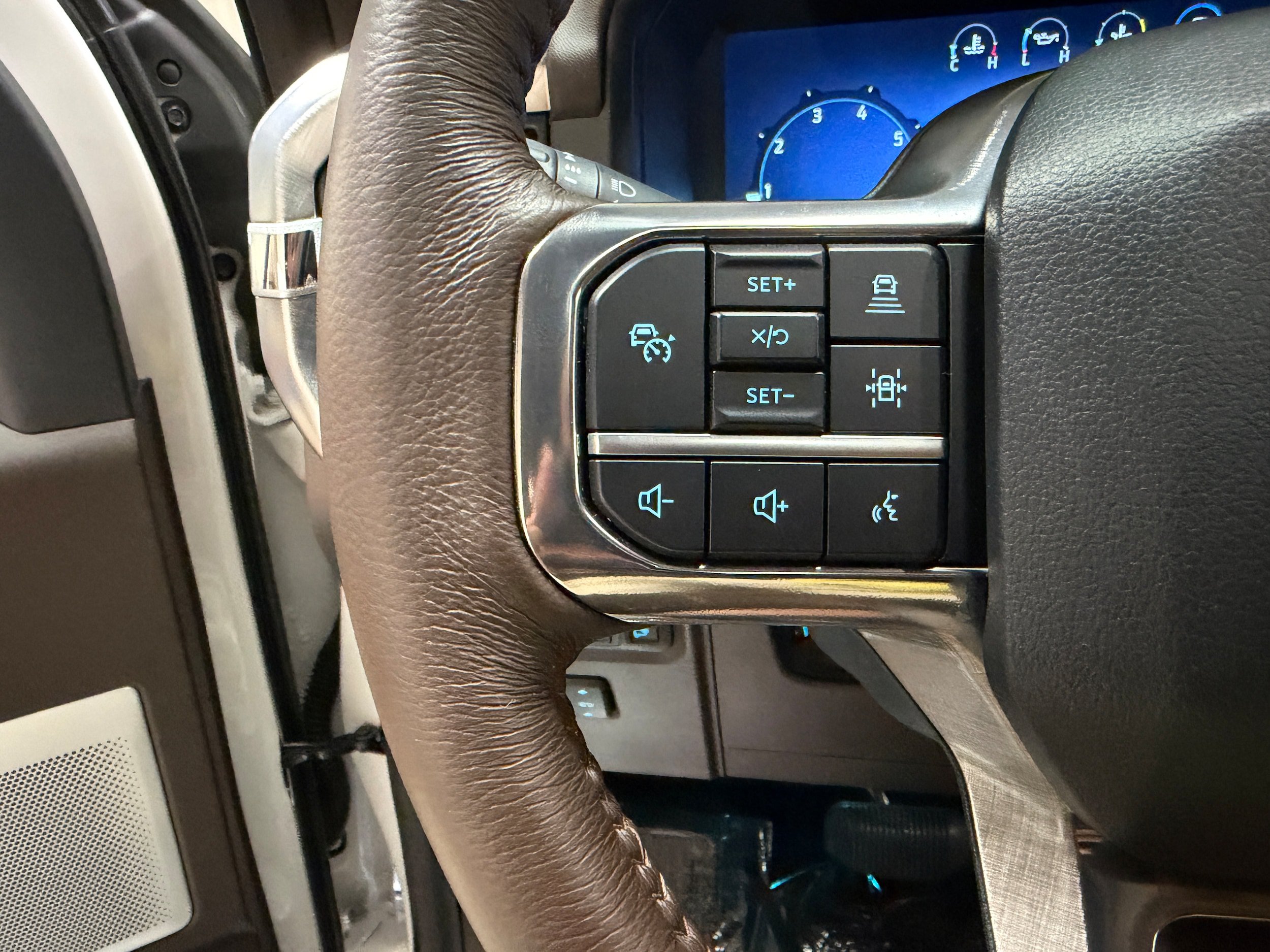 Certified 2025 Ford F150 King Ranch AWD/4WD image 19