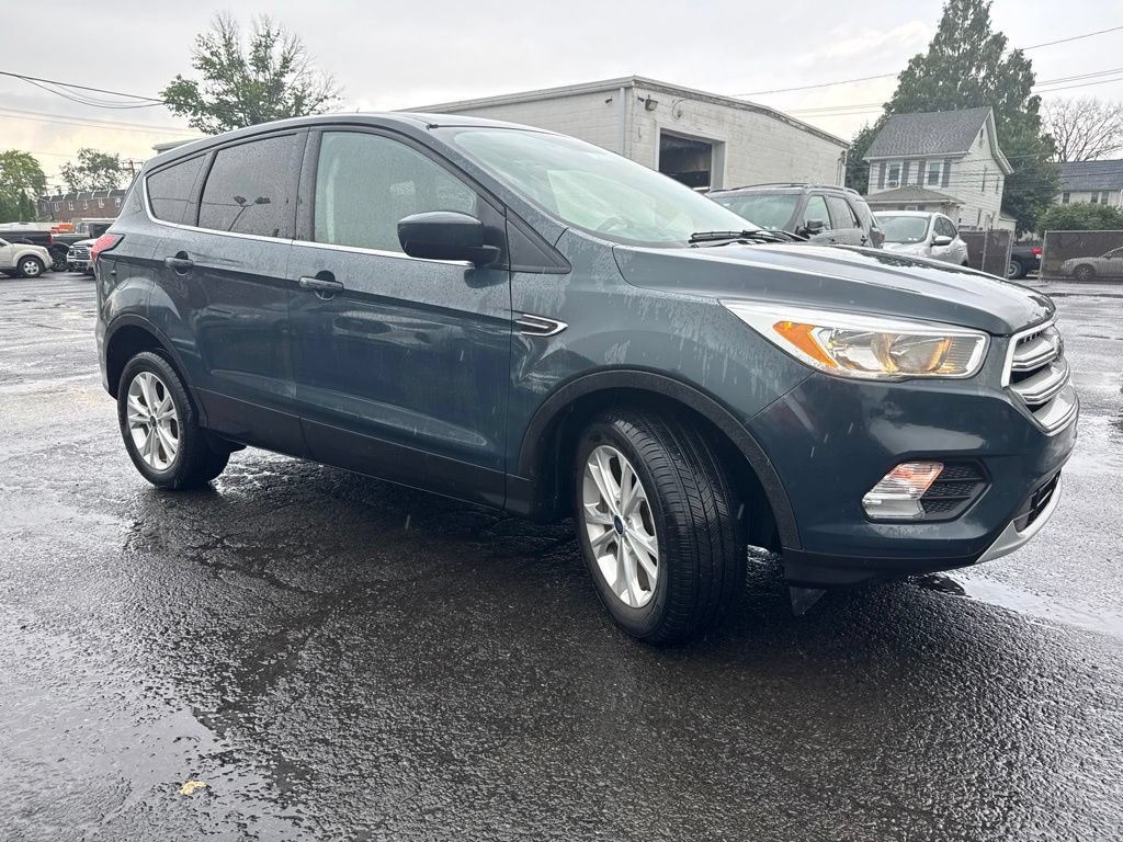 Certified 2019 Ford Escape SE FWD image 3