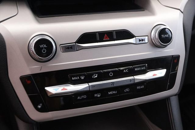 Certified 2024 Ford Explorer XLT w/ Equipment Group 202A image 19