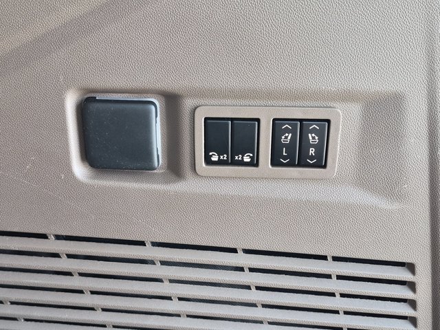 Used 2022 GMC Yukon Denali RWD image 37