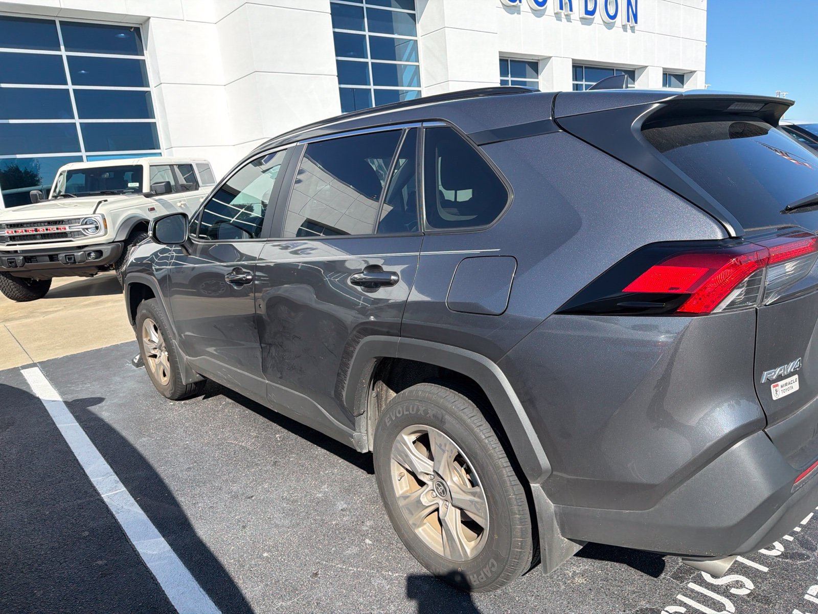 Used 2025 Toyota RAV4 XLE w/ Convenience Package FWD image 5
