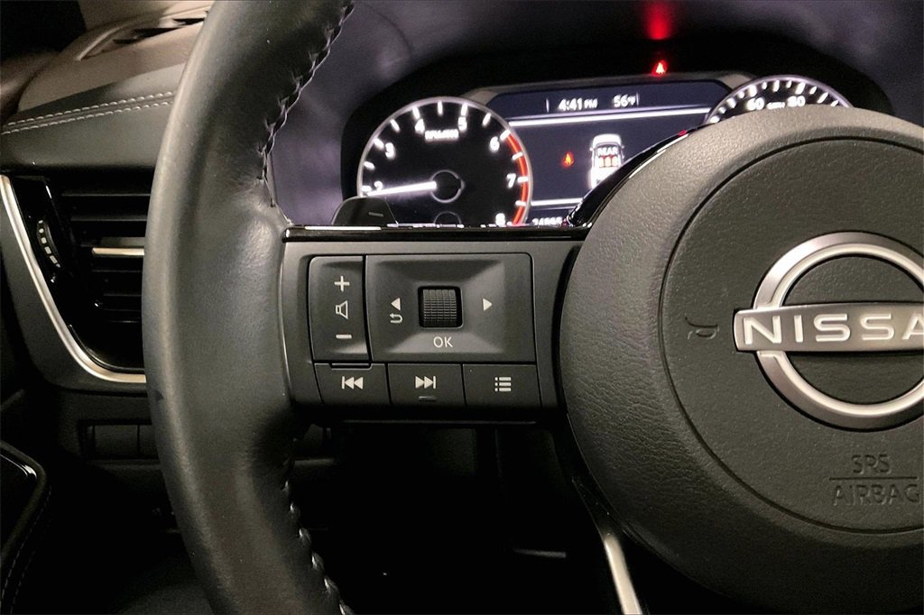 Used 2023 Nissan Rogue SV w/ SV Premium Package image 17