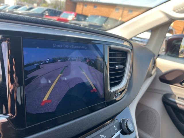 Used 2017 Chrysler Pacifica Touring-L w/ Tire & Wheel Group FWD image 14