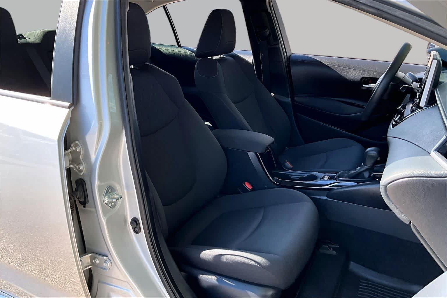 Used 2020 Toyota Corolla LE FWD image 9