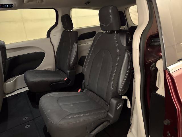 Used 2023 Chrysler Voyager LX FWD image 31