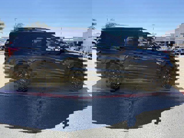 Certified 2023 Ford Explorer ST-Line w/ Class IV Trailer Tow Package image 2