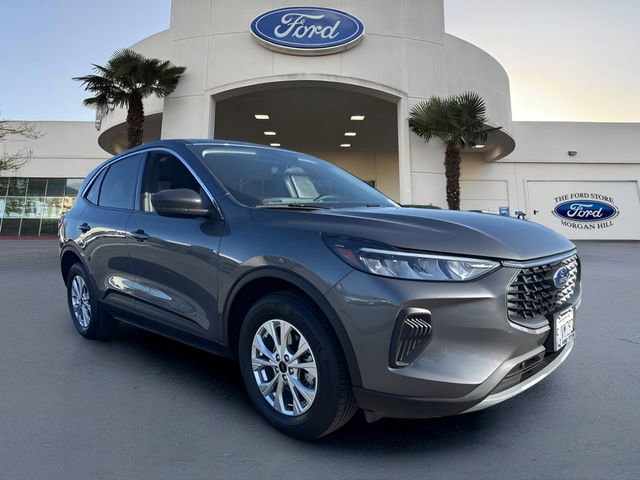 Certified 2023 Ford Escape Active w/ Tech Pack #1 AWD/4WD image 4