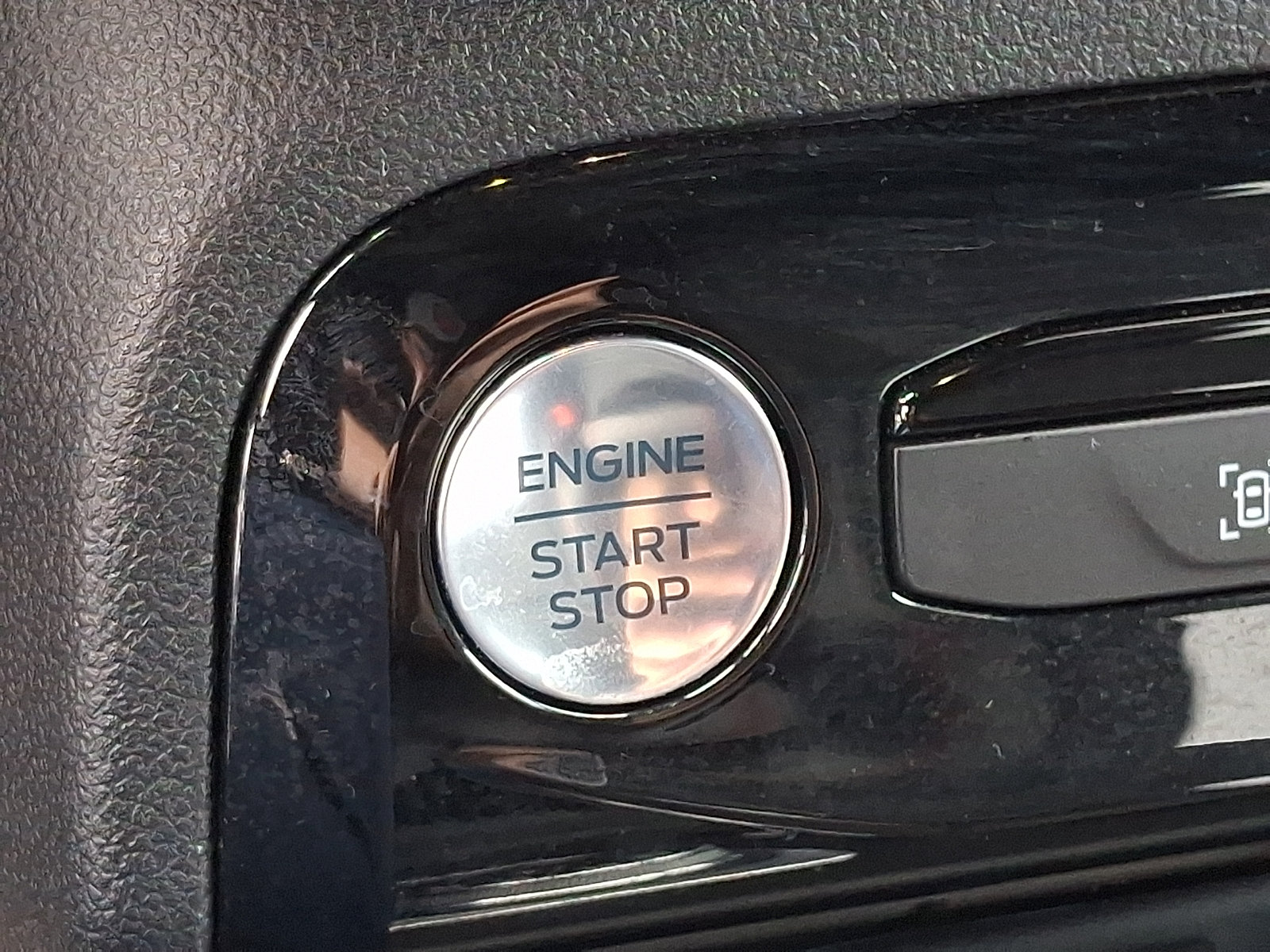 Certified 2023 Ford Escape ST-Line w/ Tech Pack #1 AWD/4WD image 25