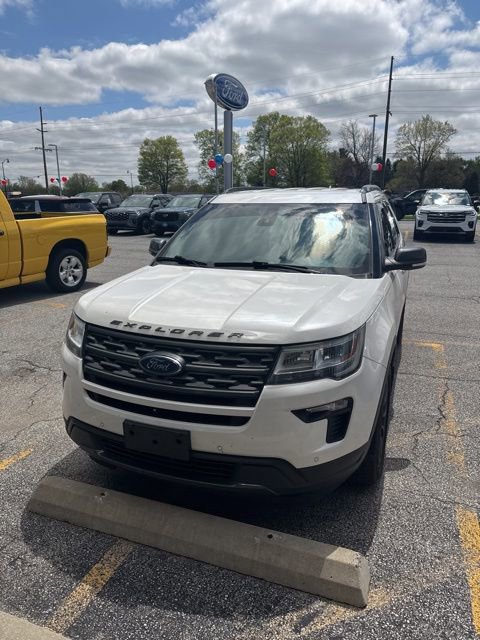 Certified 2019 Ford Explorer XLT w/ Equipment Group 202A AWD/4WD image 3
