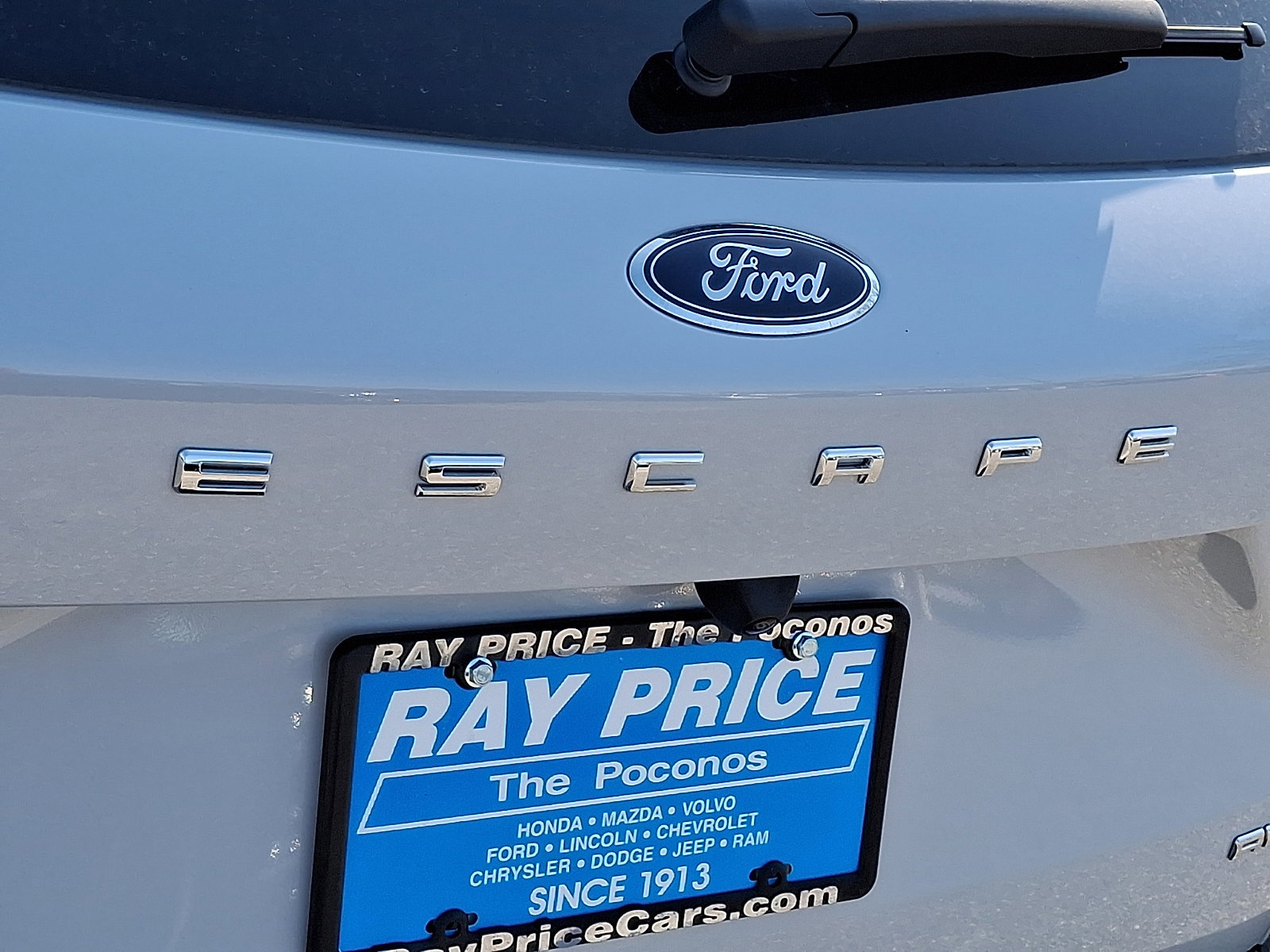 Certified 2025 Ford Escape Platinum w/ Premium Technology Package image 32