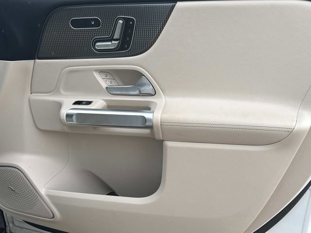 Used 2021 Mercedes-Benz GLB 250 image 19