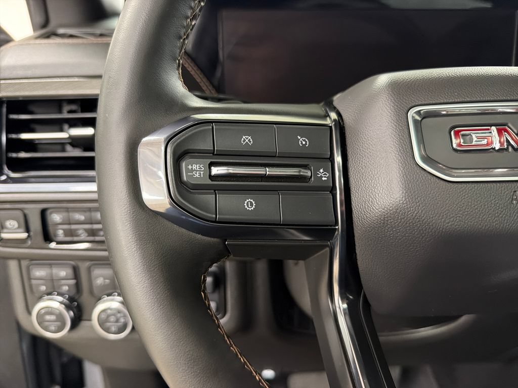 Used 2025 GMC Yukon AT4 w/ AT4 Premium Plus Package AWD/4WD image 21