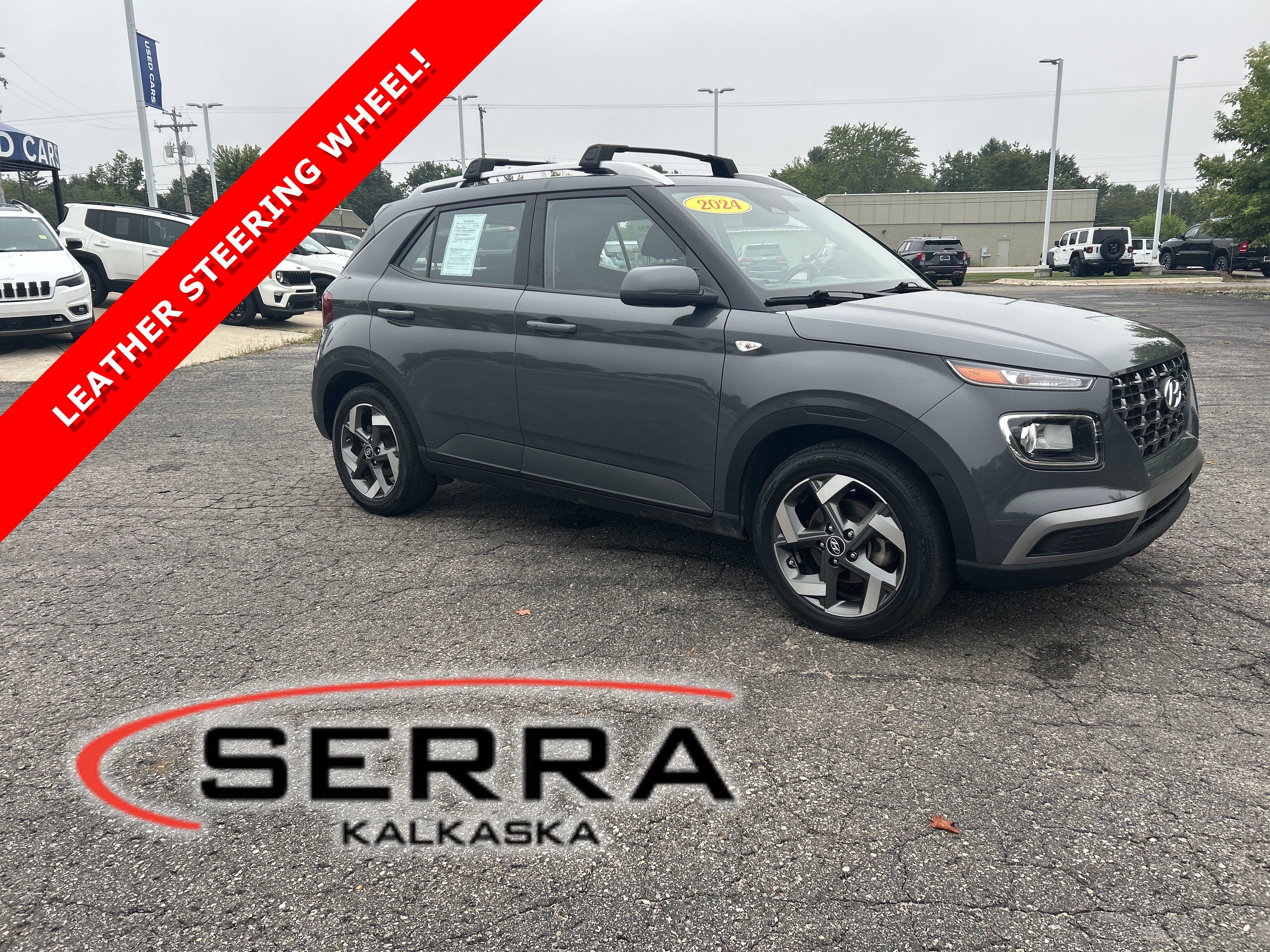 Used 2024 Hyundai Venue SEL FWD image 1