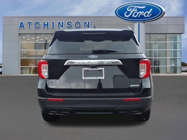 Certified 2024 Ford Explorer XLT image 3