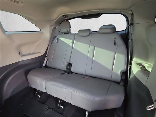 Used 2022 Toyota Sienna XLE FWD image 19