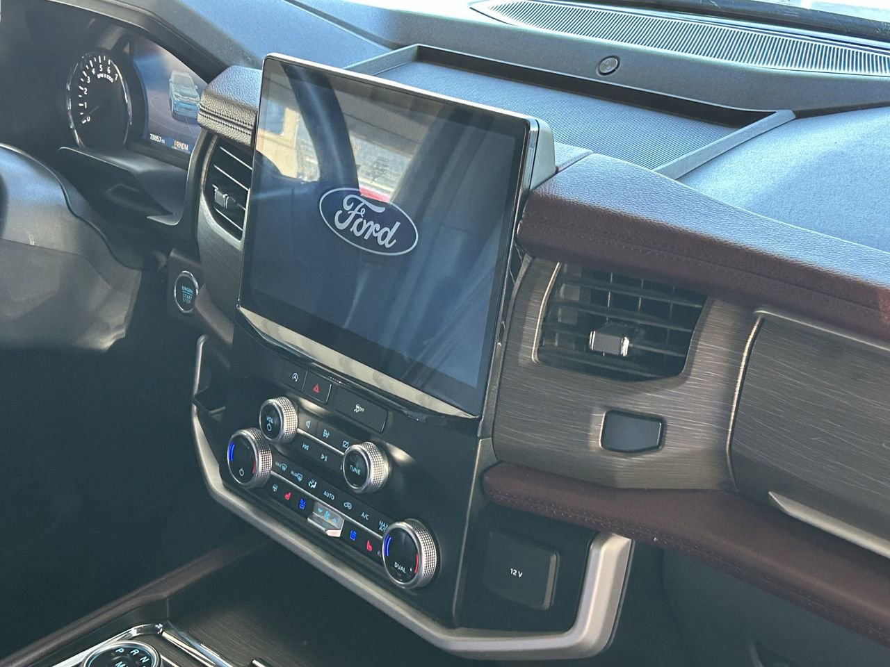 Certified 2023 Ford Expedition Max Limited image 9