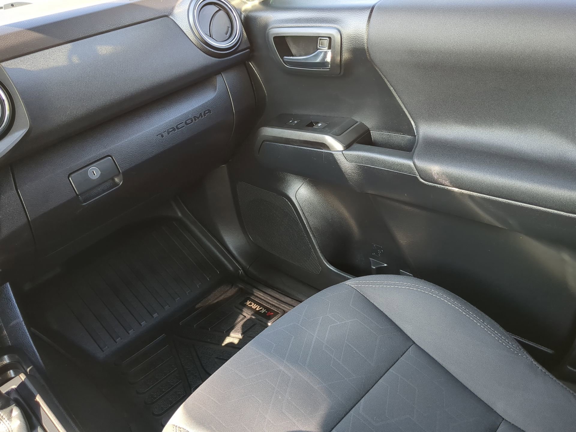 Used 2019 Toyota Tacoma TRD Sport image 45