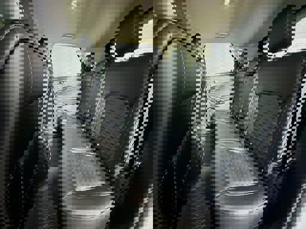 Certified 2020 Ford Edge SEL w/ Cold Weather Package image 17