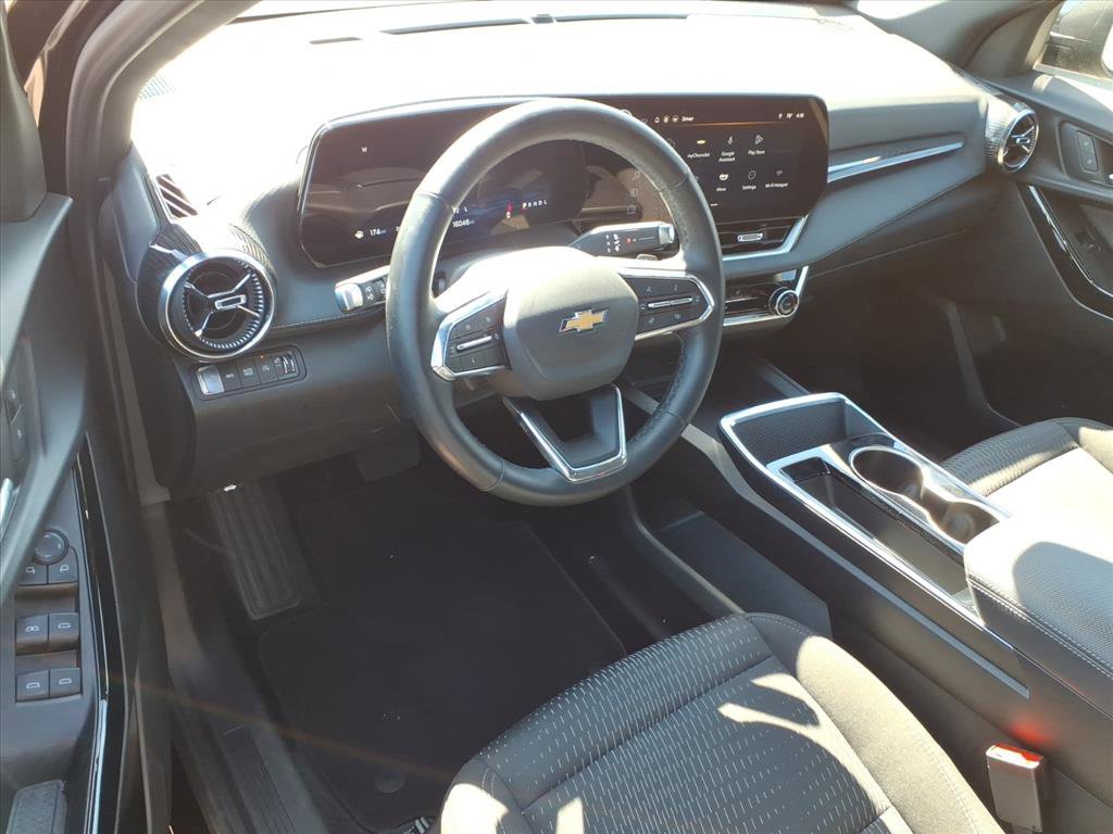 Used 2025 Chevrolet Equinox LT AWD/4WD image 9
