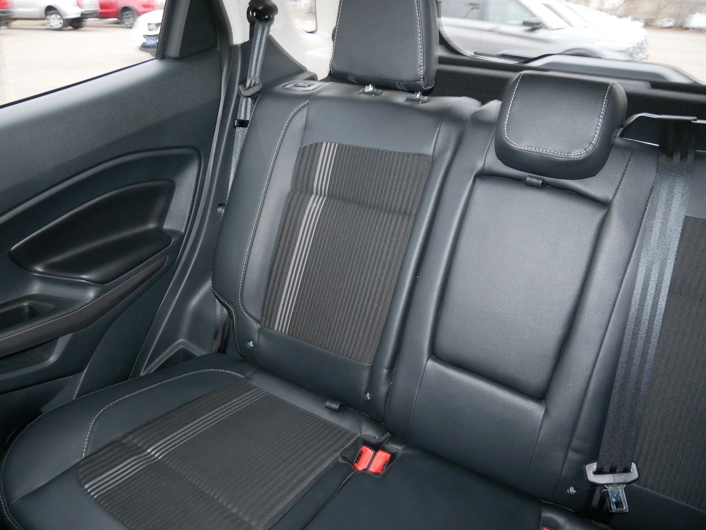 Certified 2022 Ford EcoSport SES image 12