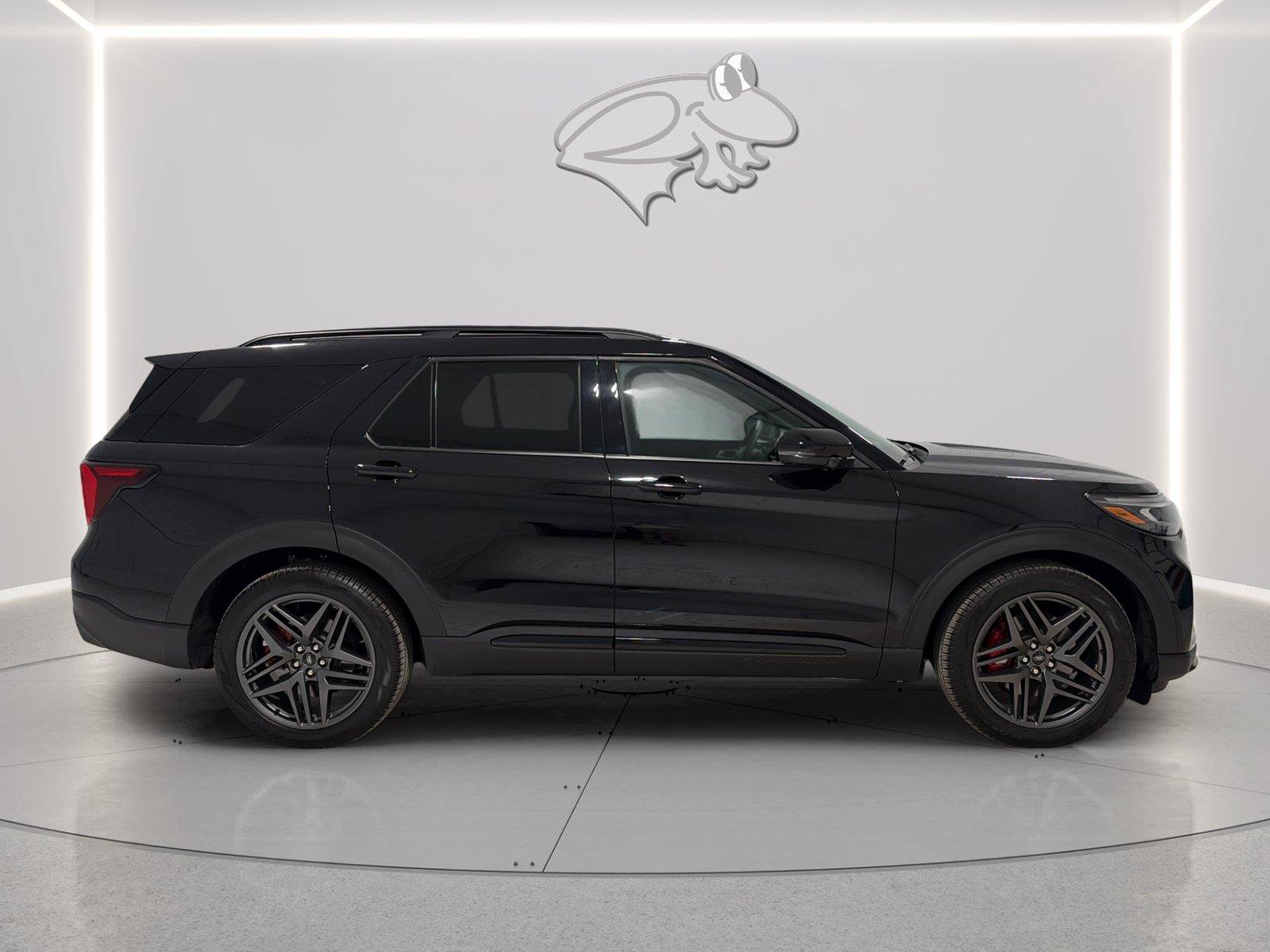Certified 2025 Ford Explorer ST AWD/4WD image 6