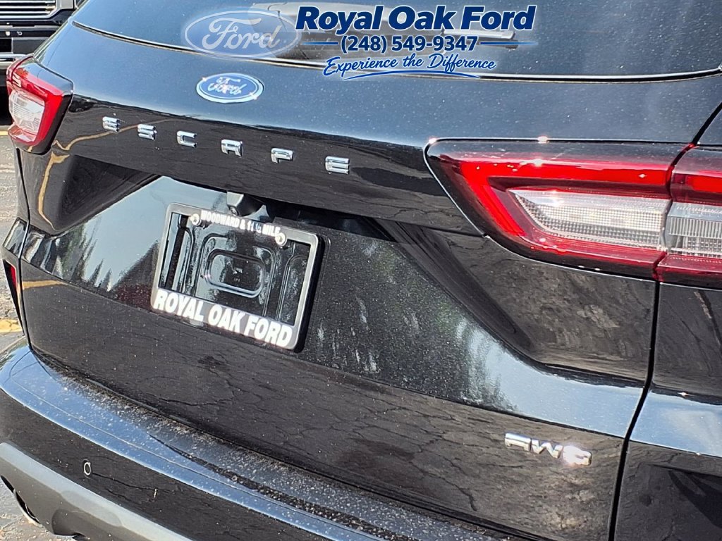 Certified 2024 Ford Escape ST-Line w/ Tech Pack #1 AWD/4WD image 29