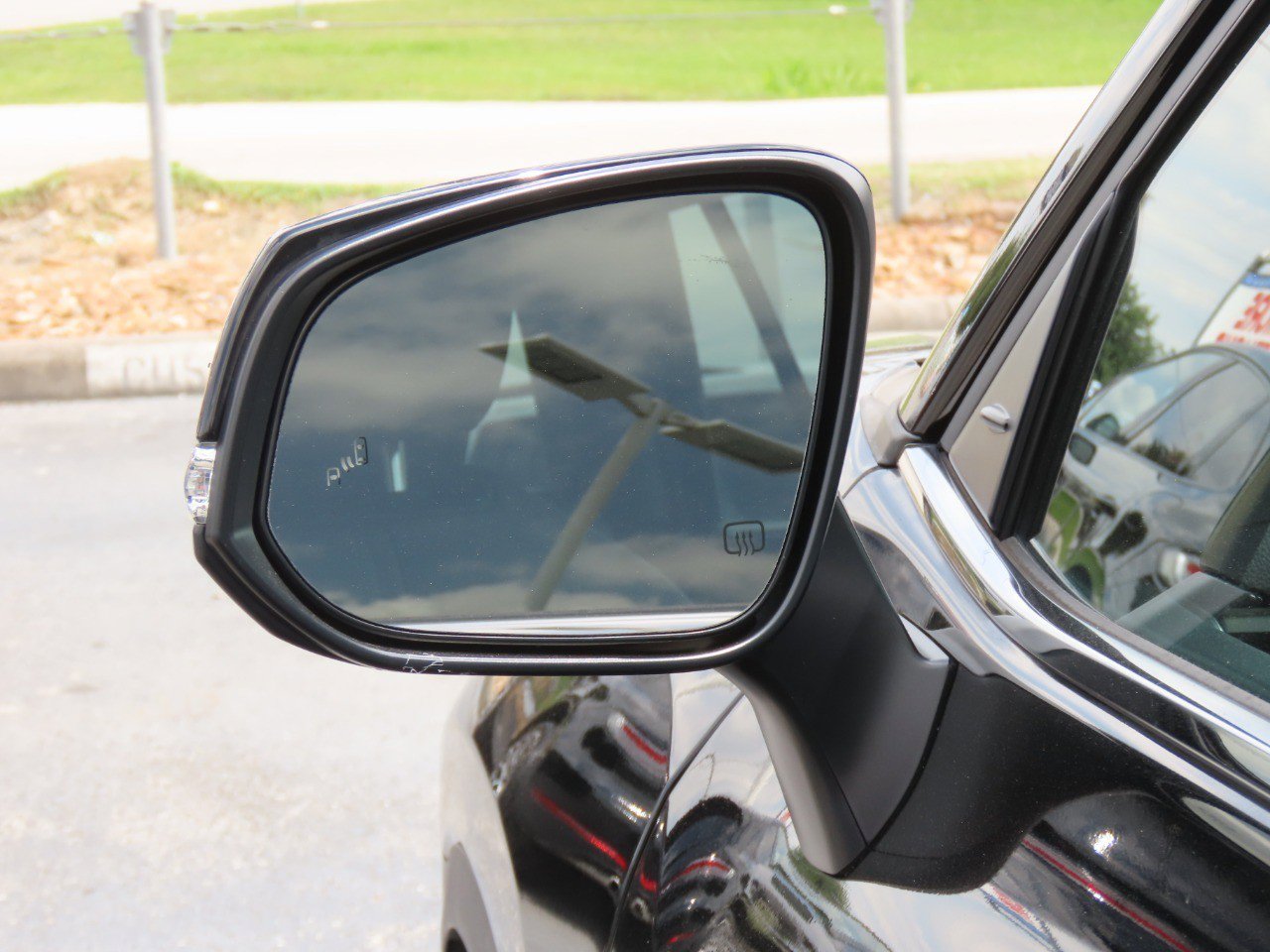Used 2023 Toyota Highlander XLE FWD image 17
