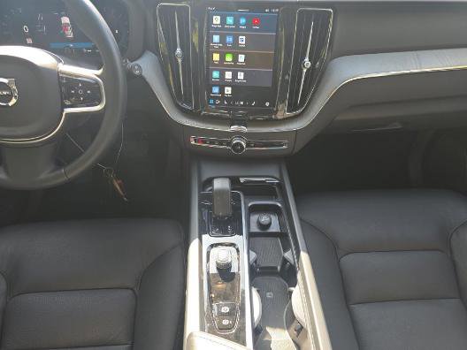 Used 2025 Volvo XC60 B5 Plus image 11