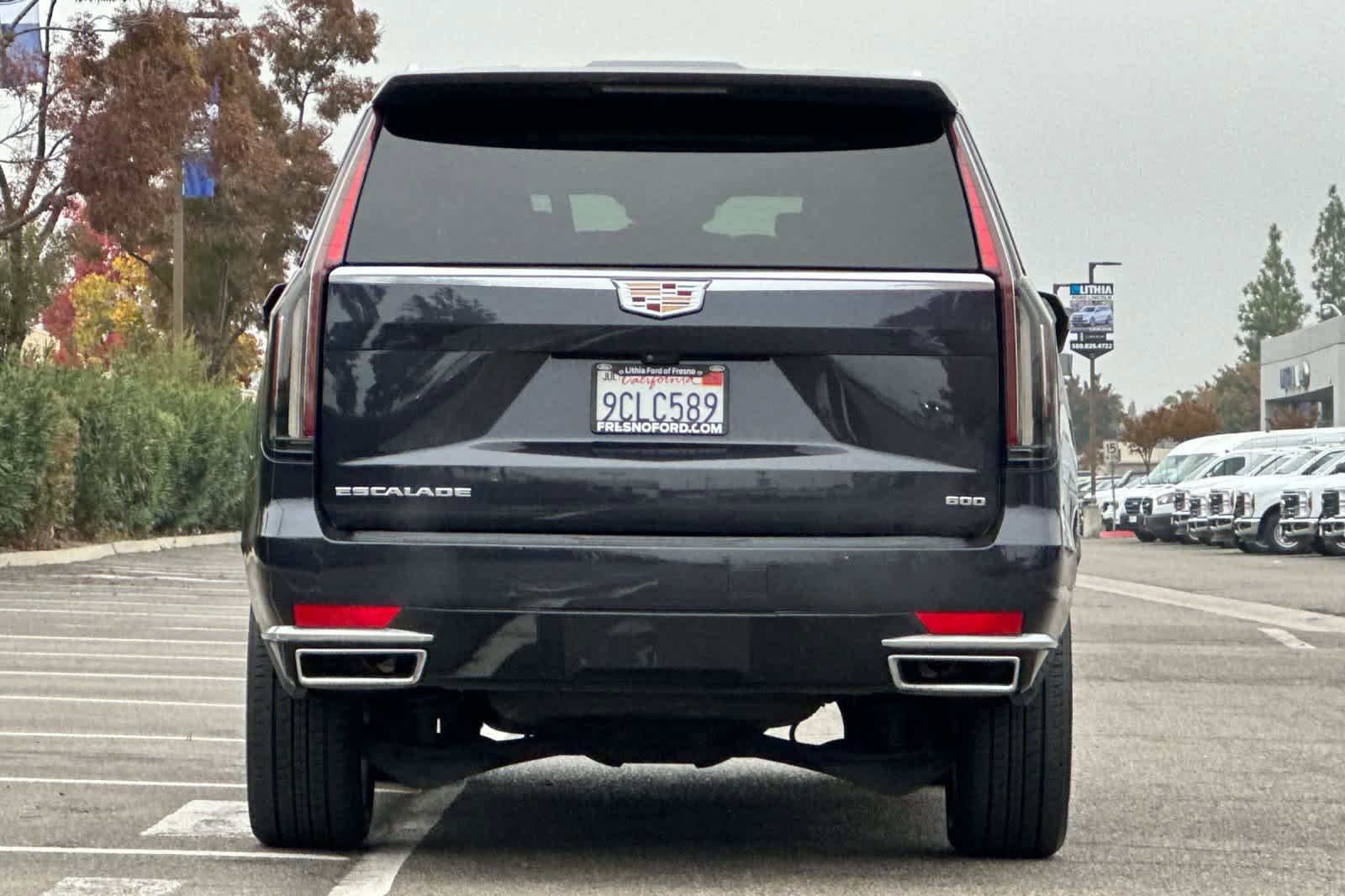 Used 2022 Cadillac Escalade Premium Luxury image 8