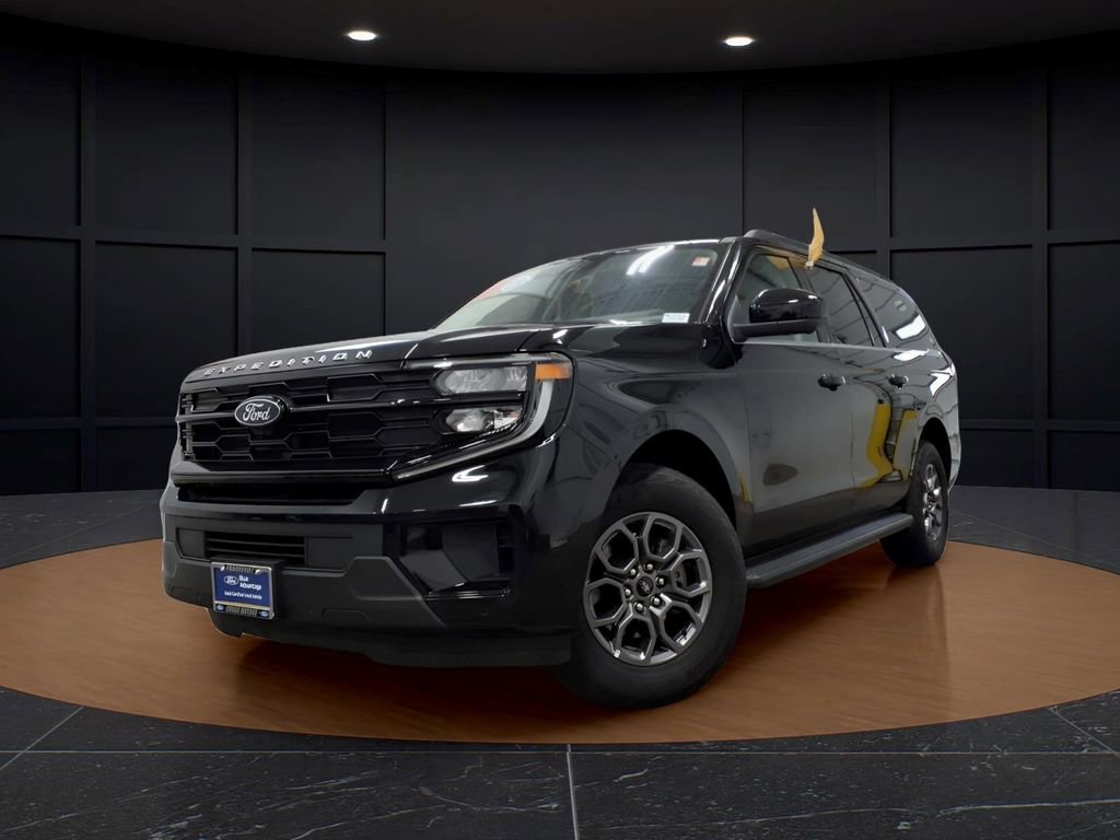 Certified 2025 Ford Expedition Max Active AWD/4WD image 3
