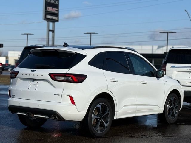 Certified 2023 Ford Escape ST-Line Select w/ Tech Pack #2 image 9