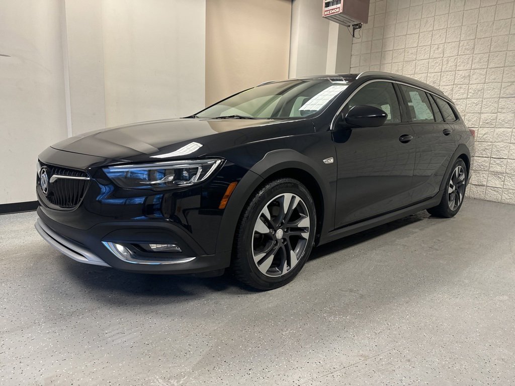Used 2018 Buick Regal Essence w/ Driver Confidence Package #1 image 39