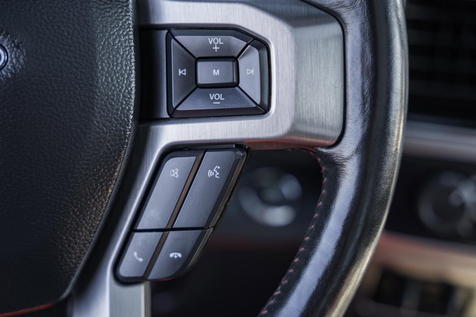 Certified 2022 Ford F450 Platinum w/ FX4 Off-Road Package image 36