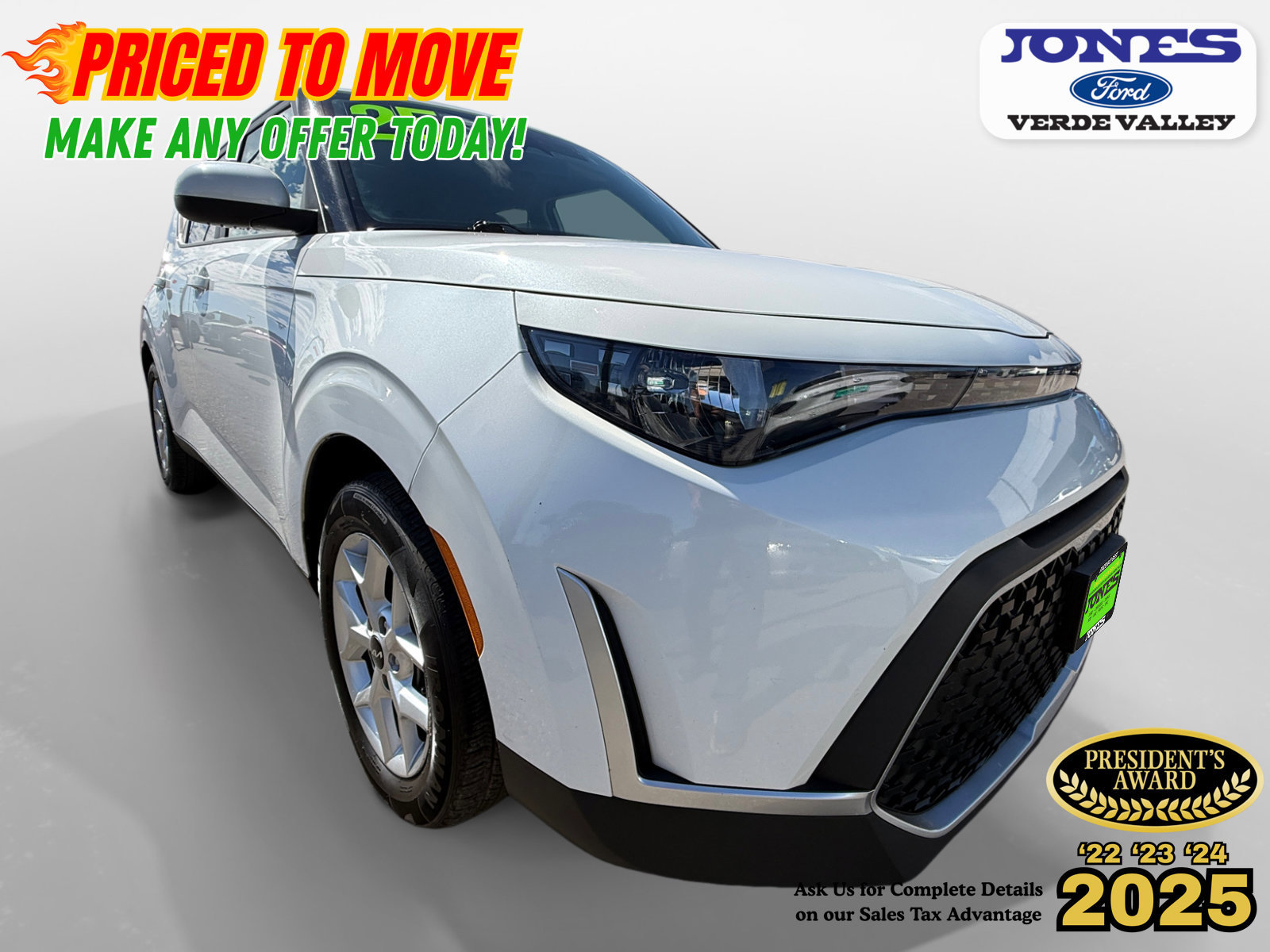 Used 2025 Kia Soul LX w/ LX Technology Package FWD image 9