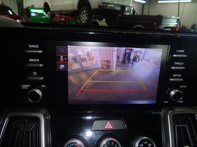Used 2022 Kia Sorento LX image 17