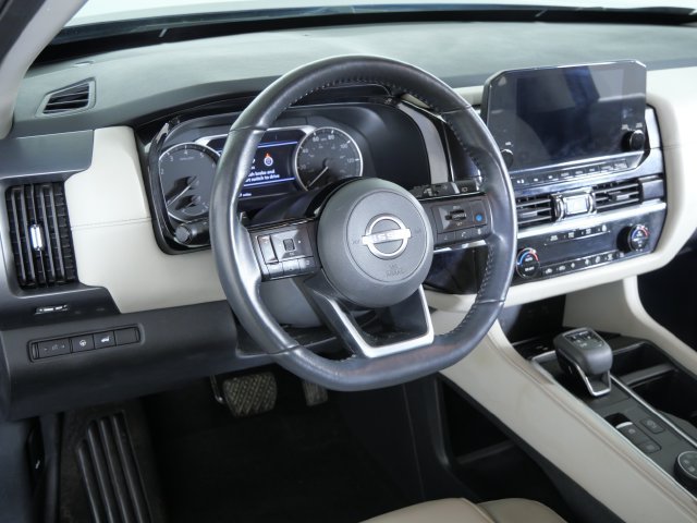 Used 2023 Nissan Pathfinder SL AWD/4WD image 21