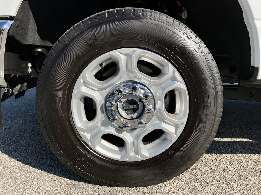 Certified 2025 Ford F250 XLT image 11