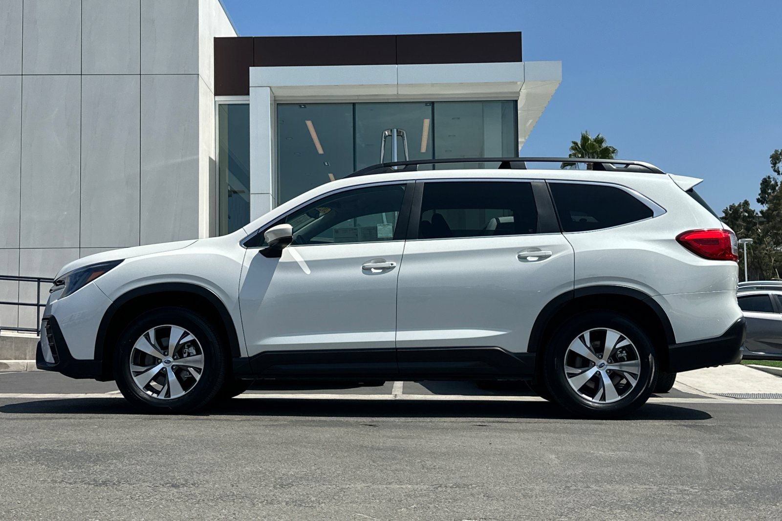 Used 2025 Subaru Ascent Premium AWD/4WD image 6