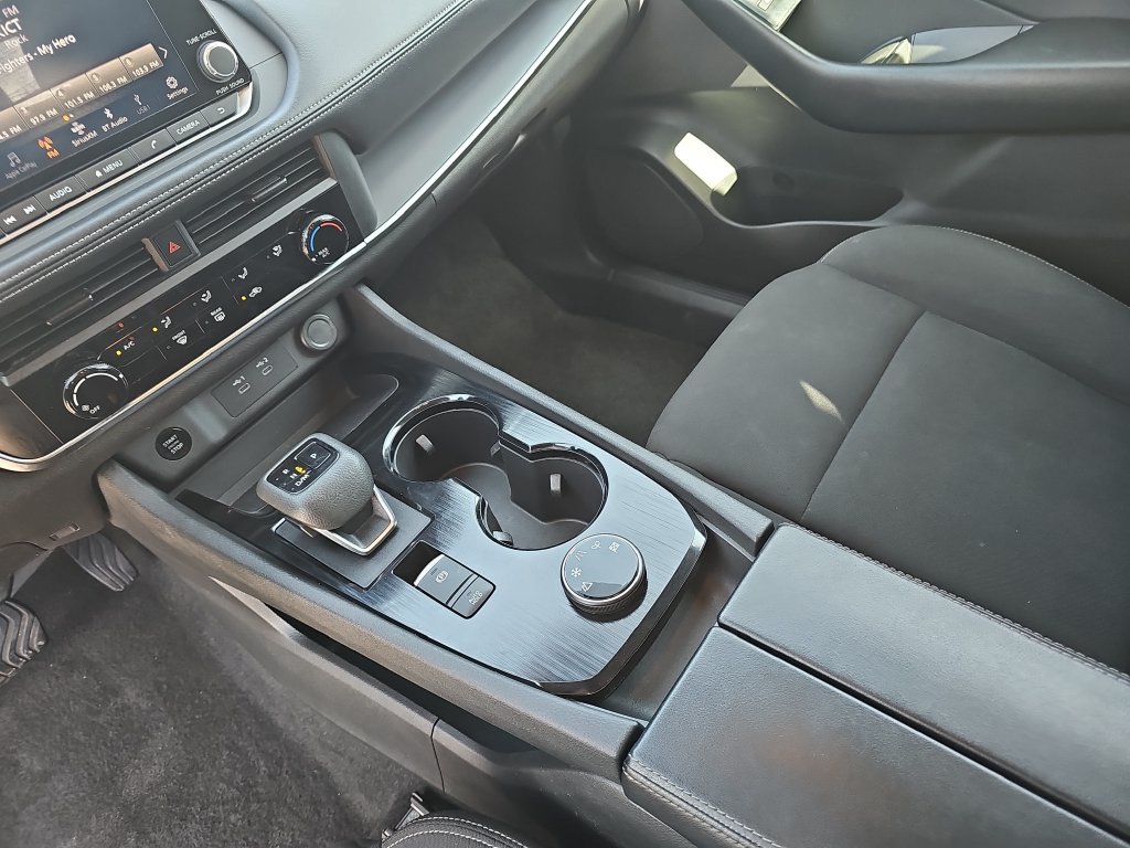 Used 2024 Nissan Rogue S AWD/4WD image 23