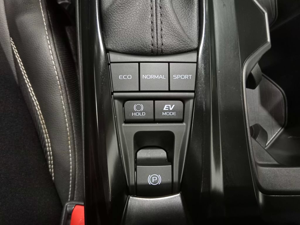 Used 2025 Toyota Camry SE w/ Convenience Package FWD image 26
