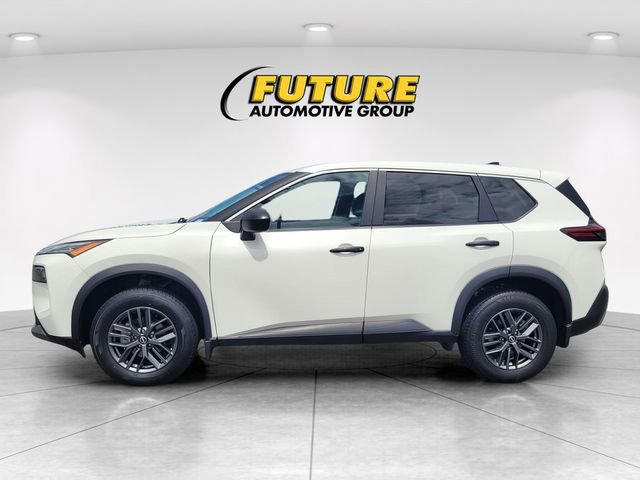 Used 2023 Nissan Rogue S FWD image 2